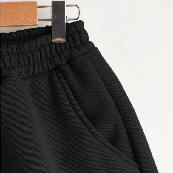 Sweat Shorts - Picture 4 of 4